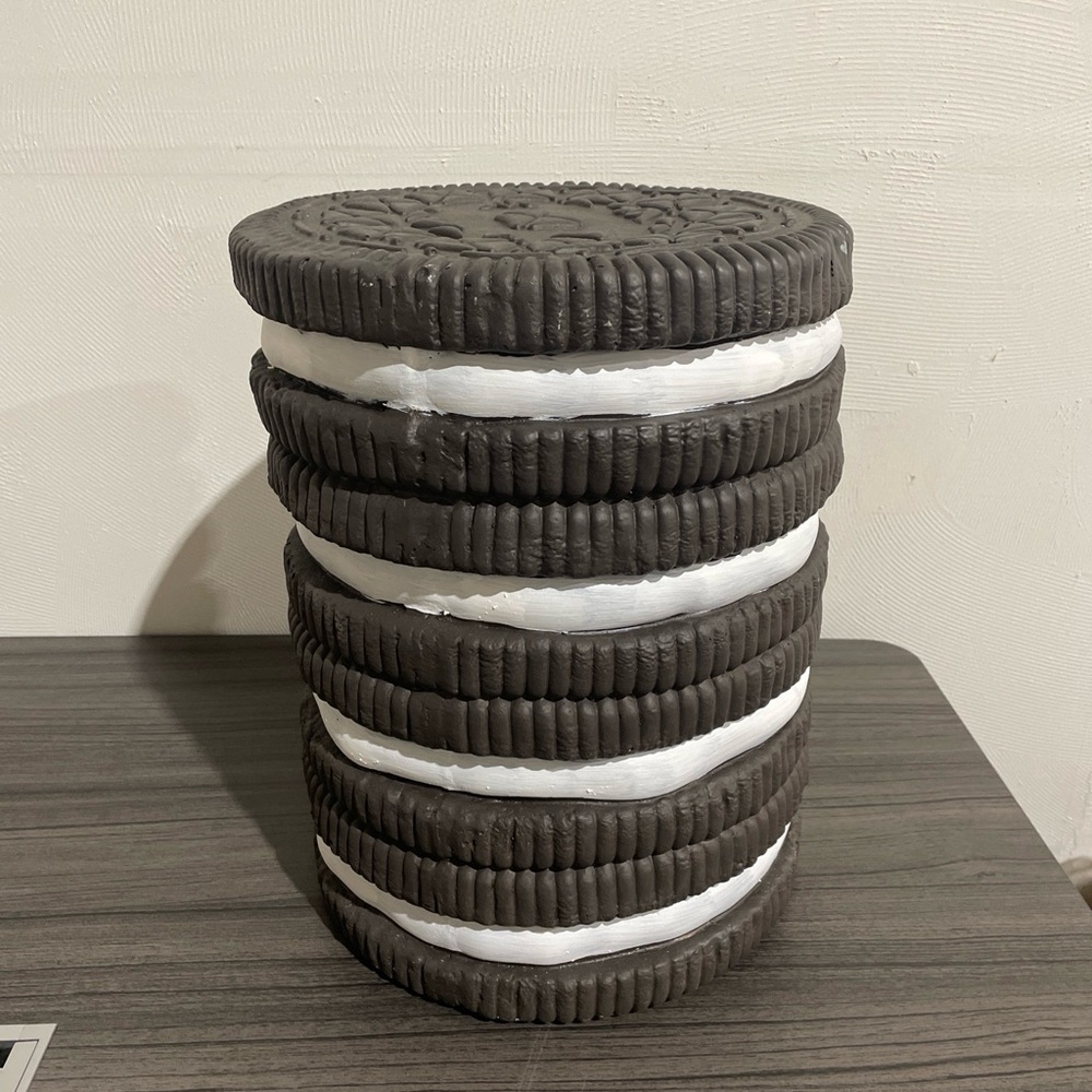 NEW-IN HAND Oreo Stool/Side Table TikTok Viral